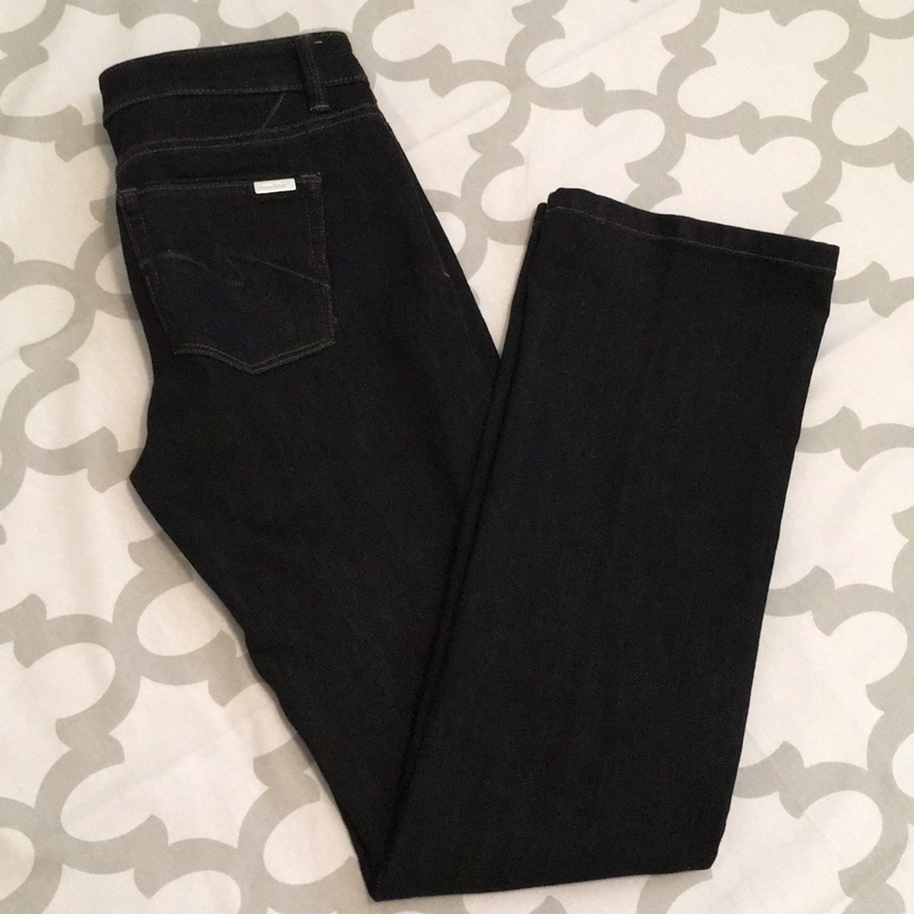 WHITE HOUSE BLACK MARKET BOOT LEG JEAN
